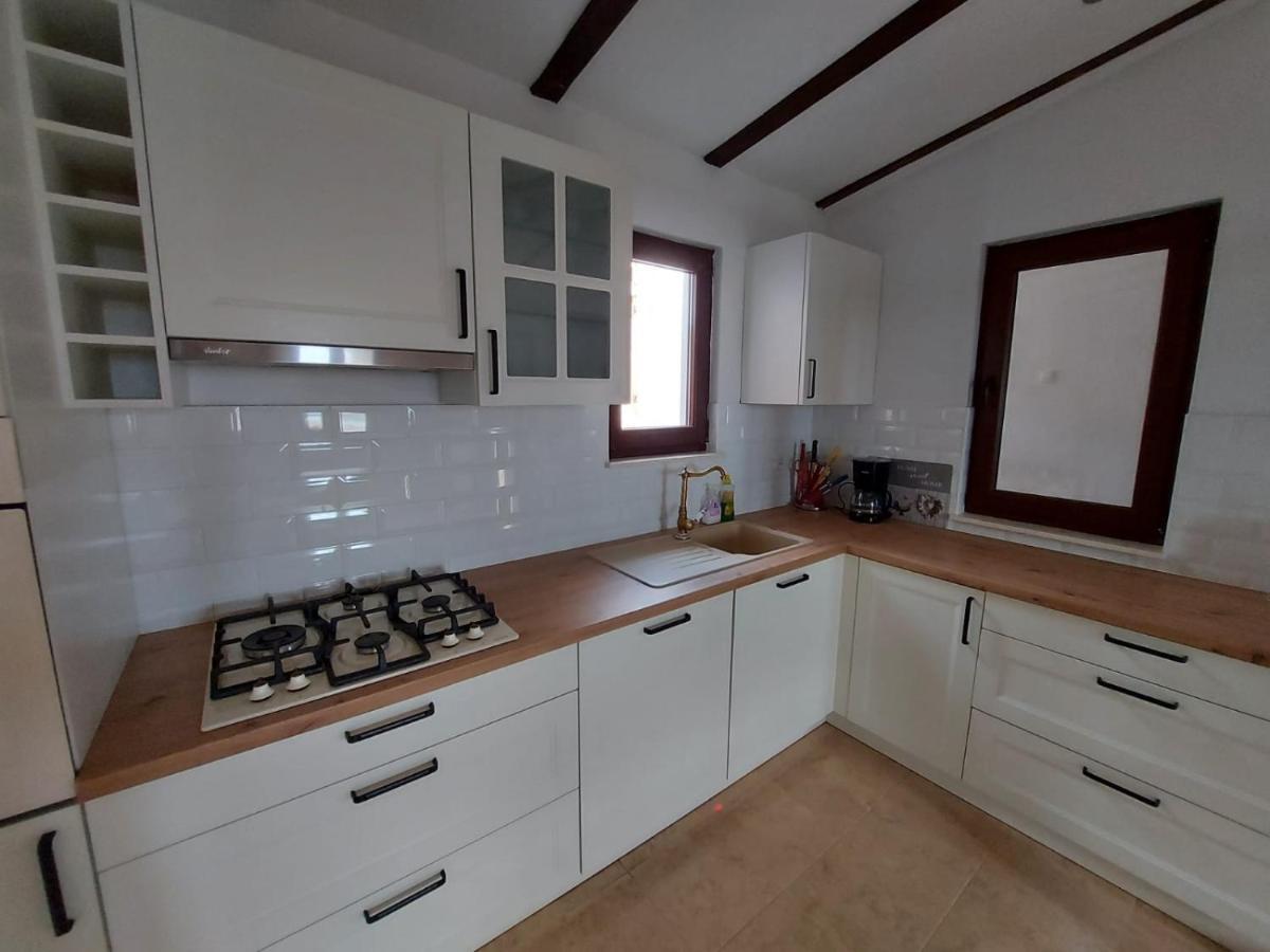 Holiday House Pag Zubovići Buitenkant foto
