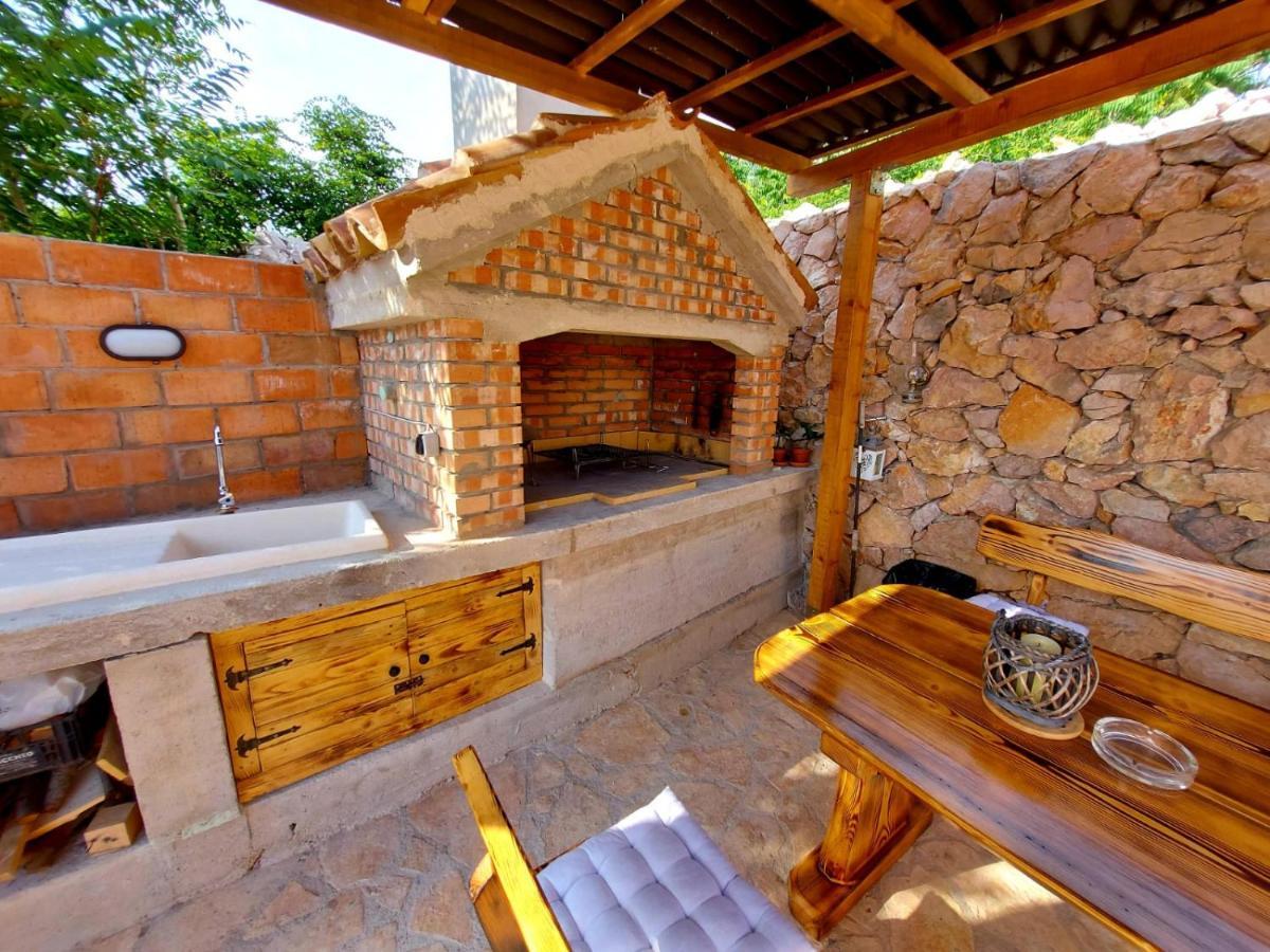 Holiday House Pag Zubovići Buitenkant foto