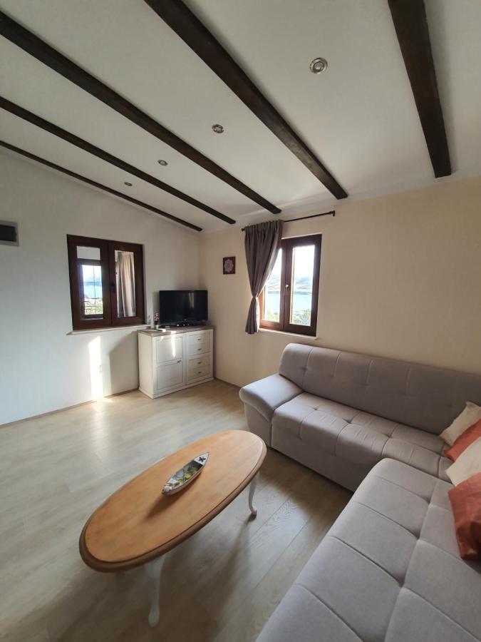 Holiday House Pag Zubovići Buitenkant foto